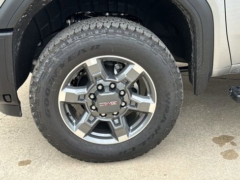 New 2026 GMC Sierra 2500 SLT w/ SLT Premium Package AWD/4WD image 10