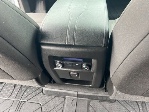 Used 2023 Chevrolet Traverse LT w/ Midnight/Sport Edition image 19