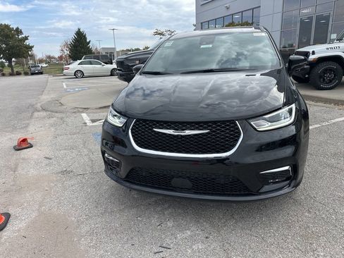 New 2026 Chrysler Pacifica Select image 10