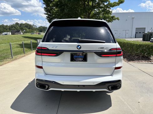 New 2027 BMW X7 xDrive40i w/ M Sport Package AWD/4WD image 9