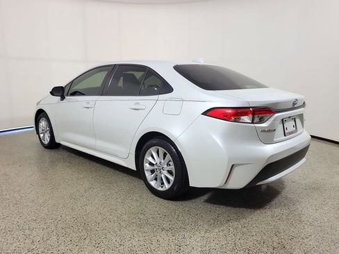 Used 2022 Toyota Corolla LE w/ LE Convenience Package FWD image 7