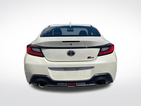 Used 2023 Toyota GR86 w/ ALL Weather Mat Package (TMS) RWD image 4