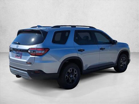New 2025 Honda Pilot TrailSport image 6