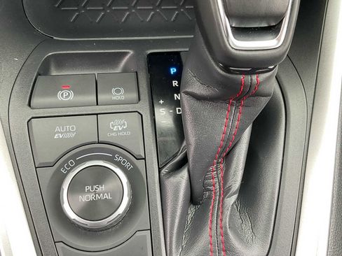 Used 2024 Toyota RAV4 SE w/ Weather & Moonroof Package image 27