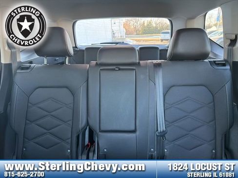 Used 2025 Volkswagen Atlas SE image 13
