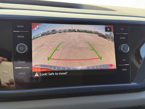 Used 2022 Volkswagen Taos SE image 9