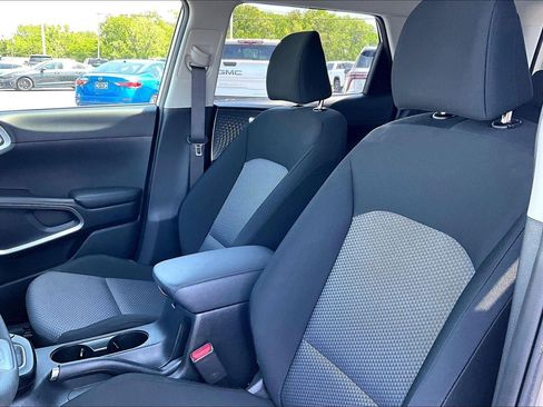 Used 2025 Kia Soul LX w/ LX Technology Package FWD image 23
