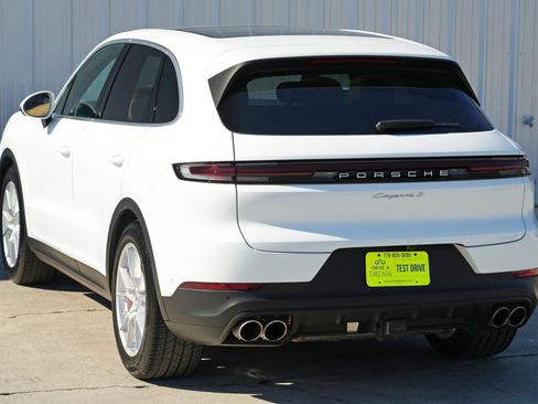 Used 2025 Porsche Cayenne S w/ Premium Package Plus image 56