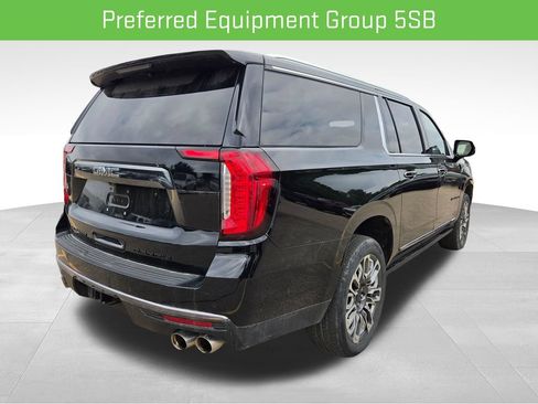 Used 2023 GMC Yukon XL Denali Ultimate AWD/4WD image 6