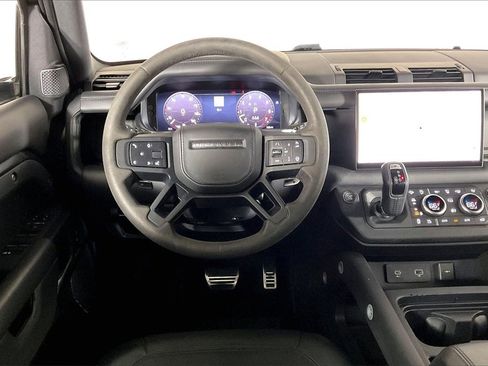 Used 2023 Land Rover Defender 110 V8 image 4