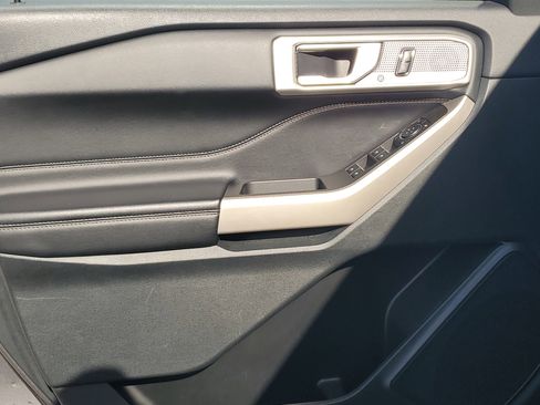 Used 2023 Ford Explorer Limited image 26