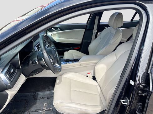 Used 2023 Genesis G70 2.0T image 21