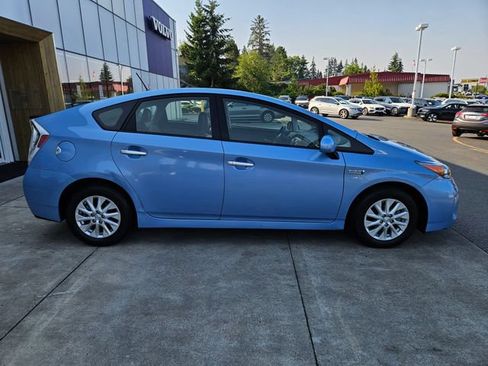 Used 2013 Toyota Prius Prime Advanced FWD image 4