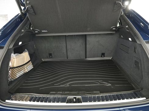 Certified 2025 Porsche Cayenne Coupe AWD/4WD image 32