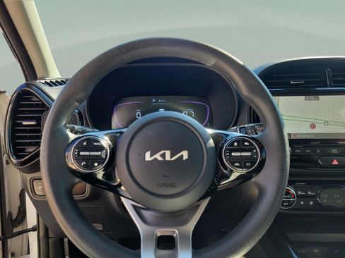 Used 2024 Kia Soul S FWD image 22