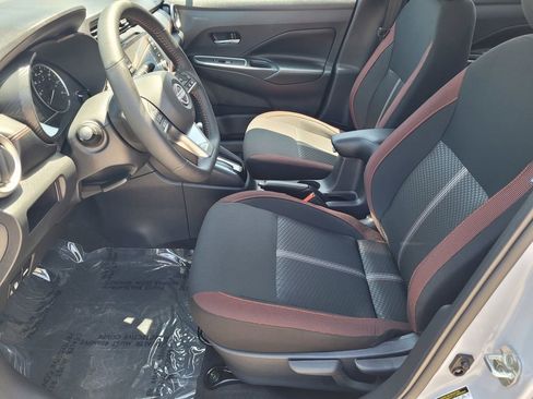 New 2025 Nissan Versa SR w/ Trunk Package image 8
