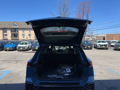 New 2026 Volkswagen Tiguan SE R-Line image 16