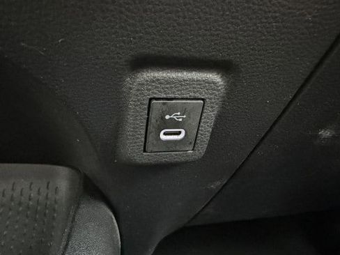 Used 2025 Toyota Corolla SE image 21