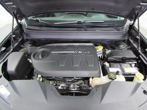 Used 2022 Jeep Cherokee Trailhawk AWD/4WD image 10