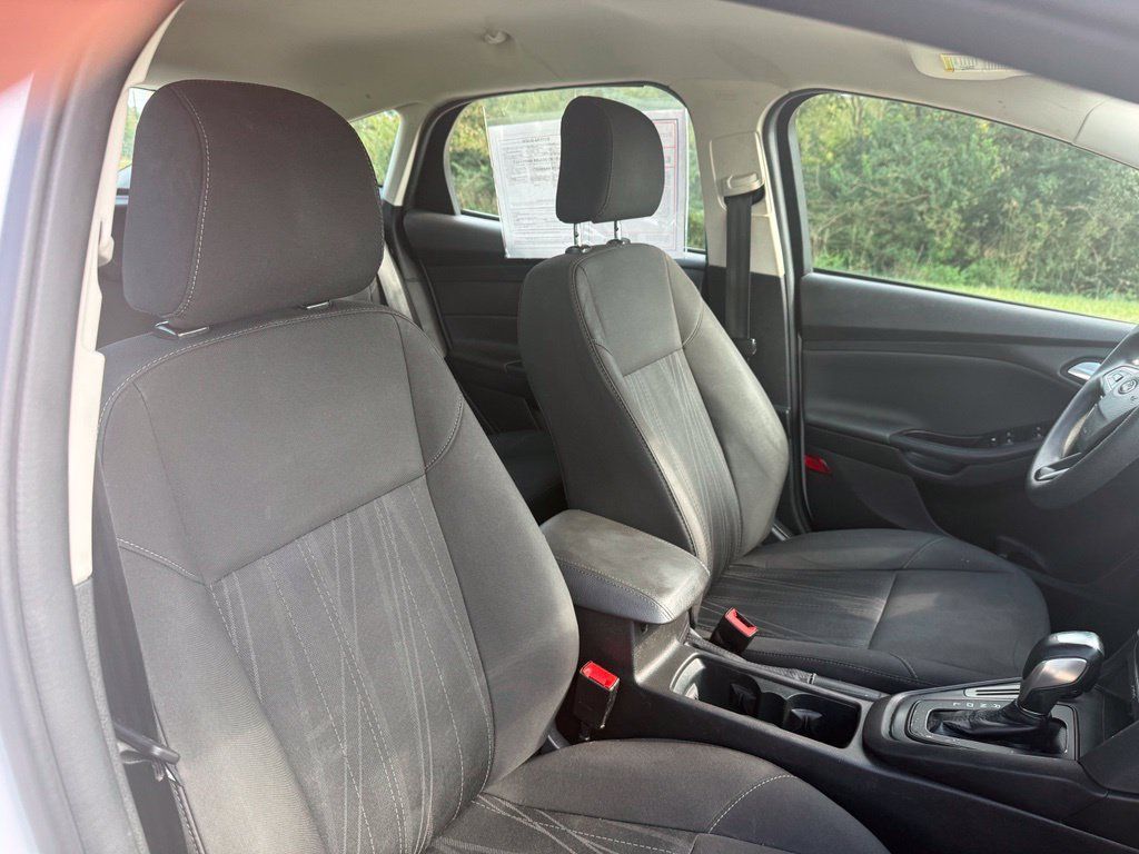 Used 2016 Ford Focus SE FWD image 14