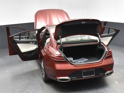 Used 2025 Genesis G70 2.5T w/ Sport Prestige Package image 15