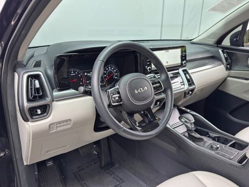 Used 2023 Kia Sorento S w/ Panoramic Sunroof Package FWD image 13