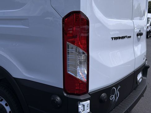 New 2026 Ford Transit 250 148 High Roof RWD image 17