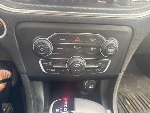 Used 2017 Dodge Charger SXT w/ AWD Plus Group image 10