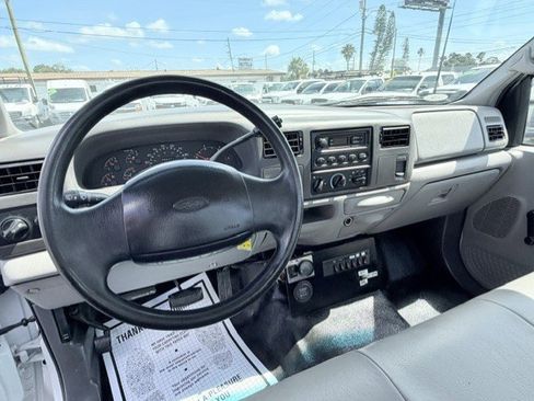 Used 1999 Ford F550 2WD Regular Cab Super Duty image 14