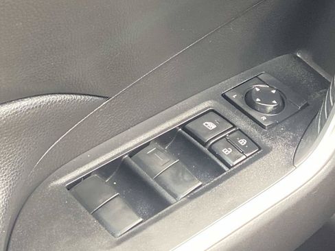Used 2021 Toyota RAV4 XLE FWD image 22