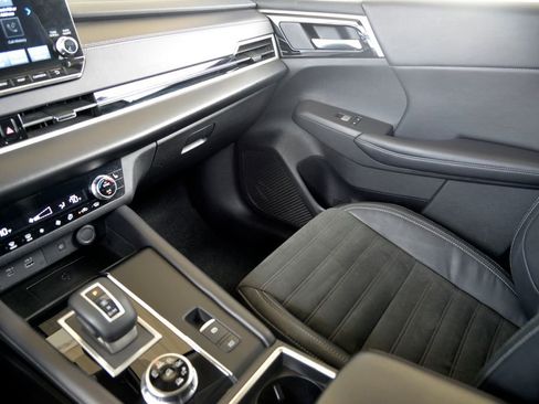 Used 2023 Mitsubishi Outlander SE image 26