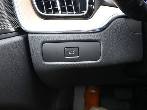 New 2026 Volvo XC60 B5 Plus w/ Protection Package Premier image 29