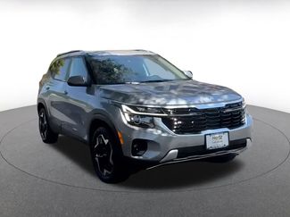 Used 2025 Kia Seltos S video 2