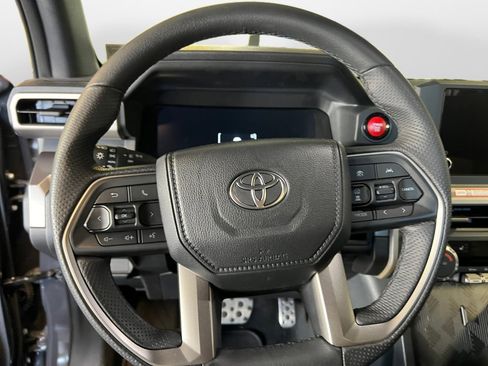 Used 2025 Toyota Tacoma TRD Sport image 13