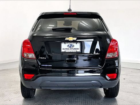Used 2020 Chevrolet Trax LS FWD image 4