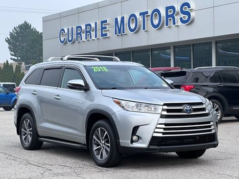 Used 2018 Toyota Highlander XLE AWD/4WD image 1
