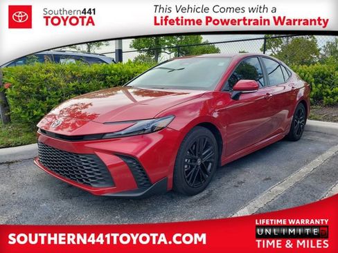 Used 2025 Toyota Camry SE w/ Convenience Package FWD image 1