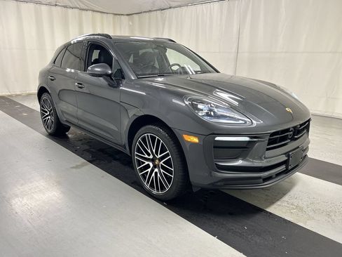 Certified 2026 Porsche Macan AWD/4WD image 2