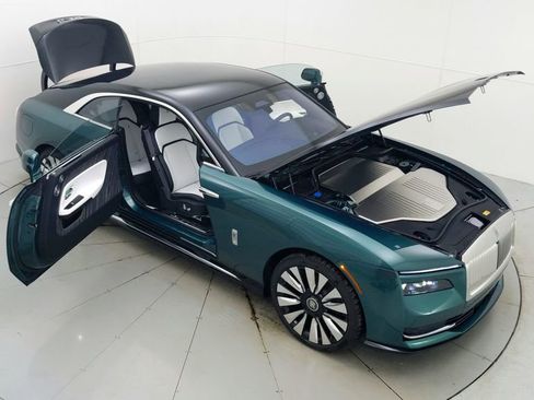 Used 2024 Rolls-Royce Spectre w/ Spectre Launch Package image 28