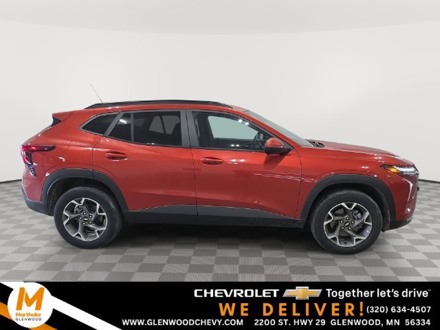 Used 2024 Chevrolet Trax LT w/ Driver Confidence Package FWD image 1