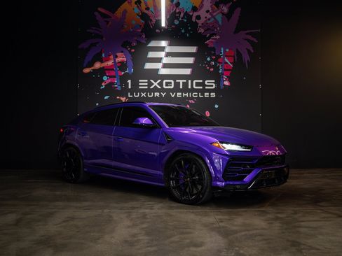 Used 2021 Lamborghini Urus AWD/4WD image 3