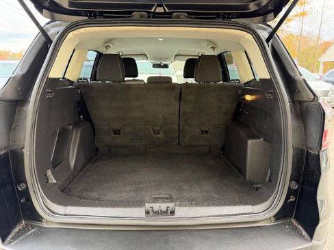 Used 2017 Ford Escape SE w/ Equipment Group 201A image 19