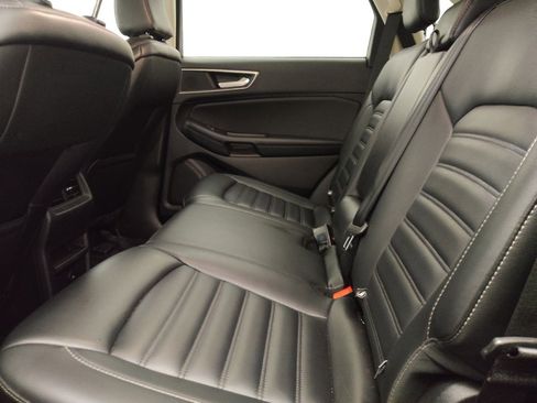 Used 2024 Ford Edge SEL image 18