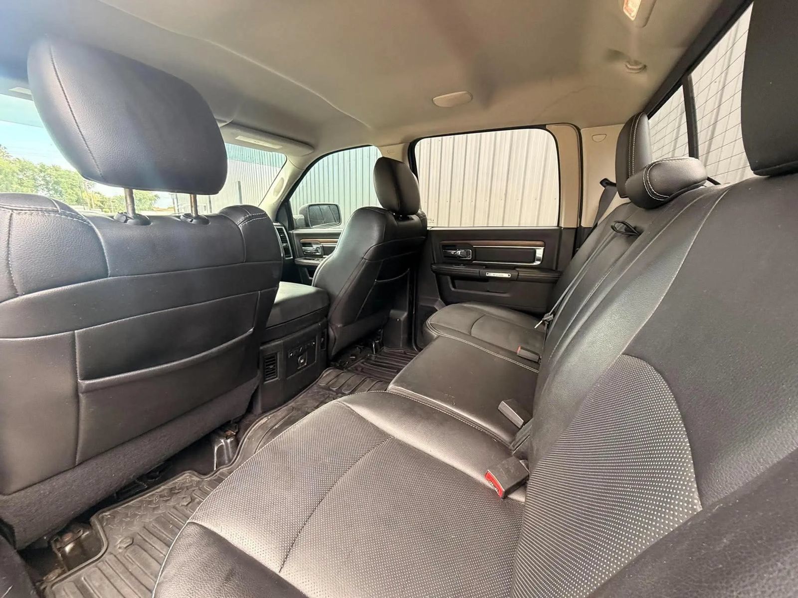 Used 2014 RAM 1500 Laramie w/ Convenience Group AWD/4WD image 17