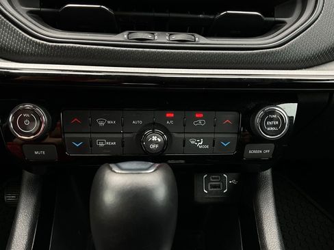 Used 2025 Jeep Compass Trailhawk image 26