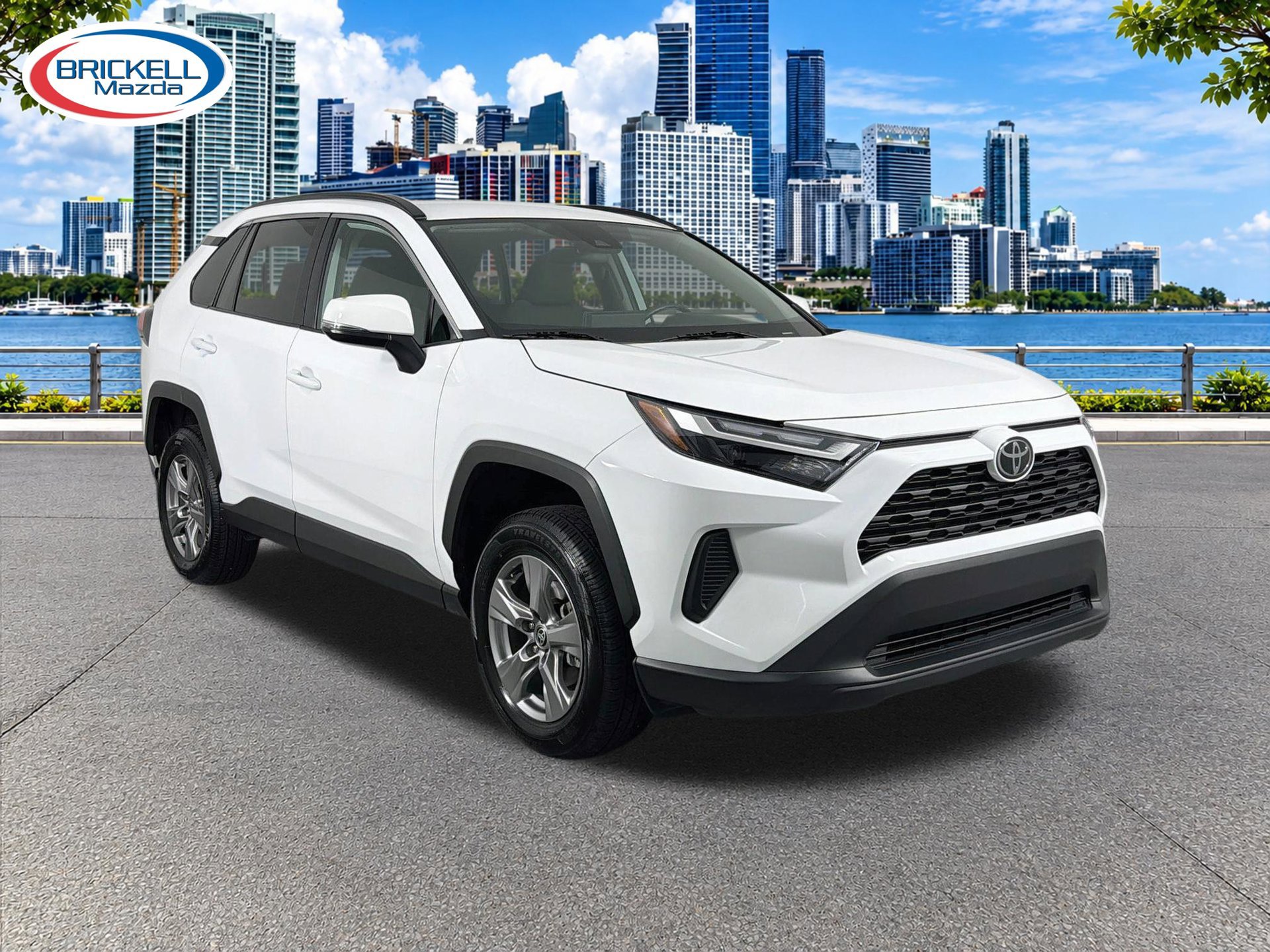 Used 2025 Toyota RAV4 XLE FWD image 2