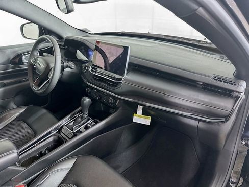 Used 2022 Jeep Compass Altitude image 32