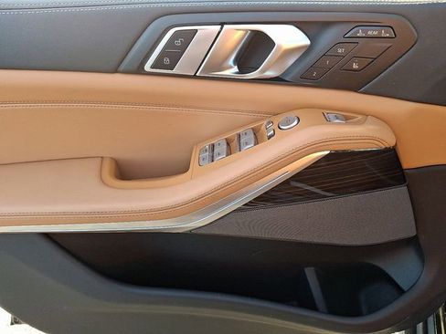 Certified 2025 BMW X7 xDrive40i w/ Premium Package image 12