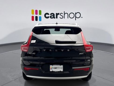 Used 2025 Volvo XC40 B5 Core image 4
