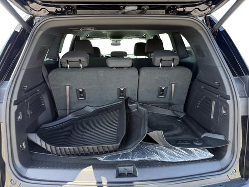 Used 2025 GMC Acadia Elevation w/ LPO, Floor Liner Package FWD image 17